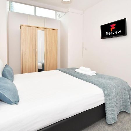 Wistaston House By Yourstays 5 Double Bedrooms And 2 Bathrooms, Great For Groups! Book Now! Crewe Luaran gambar
