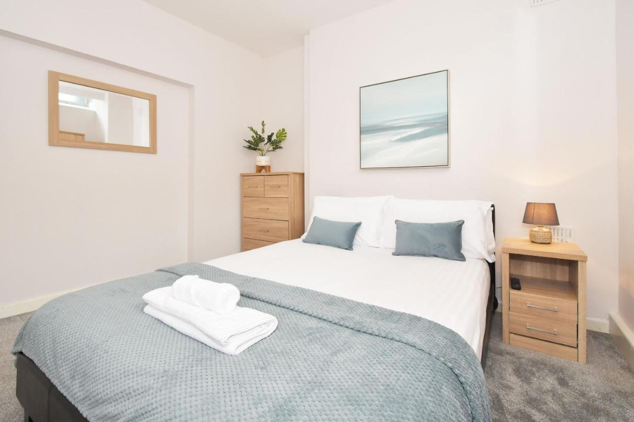Wistaston House By Yourstays 5 Double Bedrooms And 2 Bathrooms, Great For Groups! Book Now! Crewe Luaran gambar