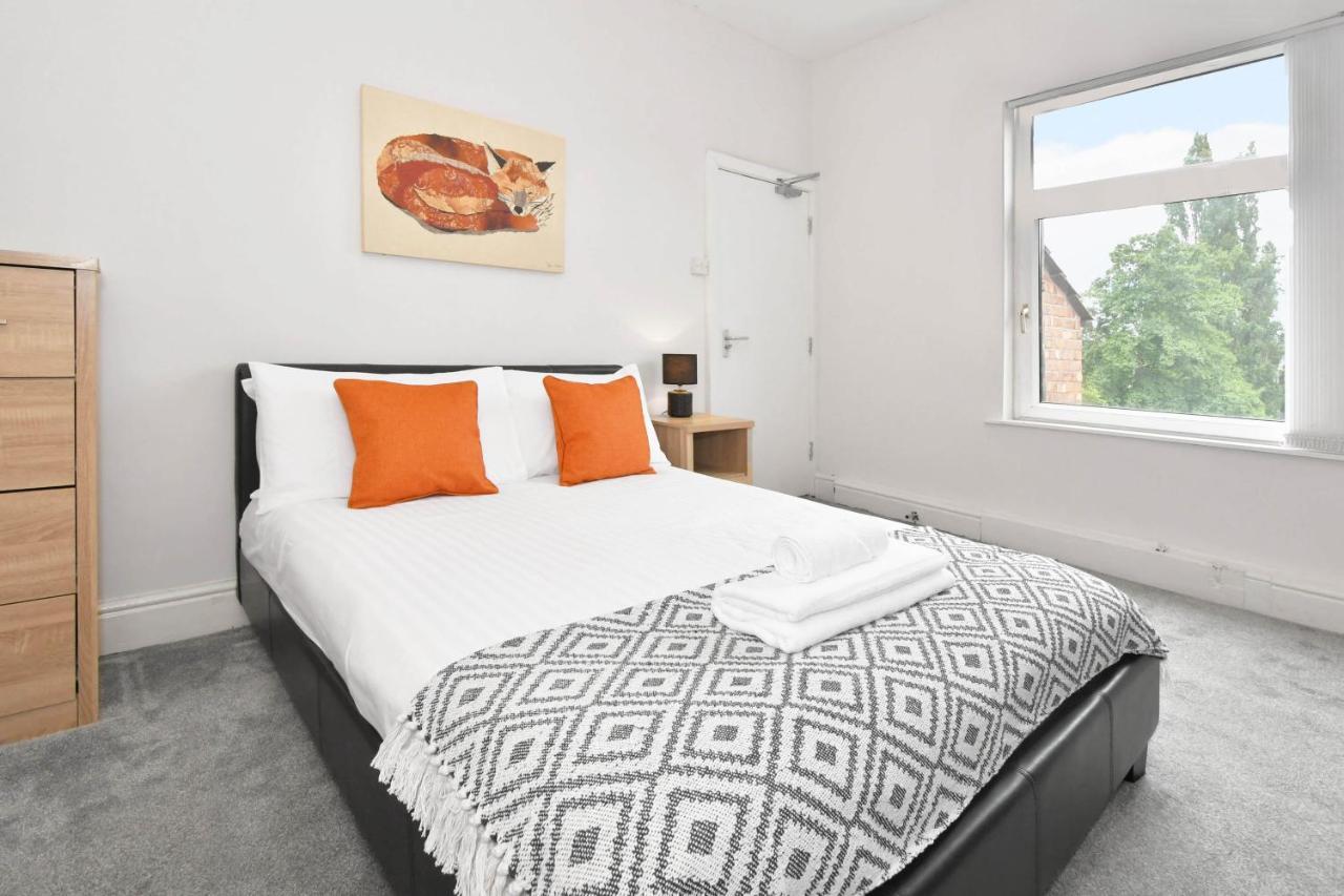 Wistaston House By Yourstays 5 Double Bedrooms And 2 Bathrooms, Great For Groups! Book Now! Crewe Luaran gambar