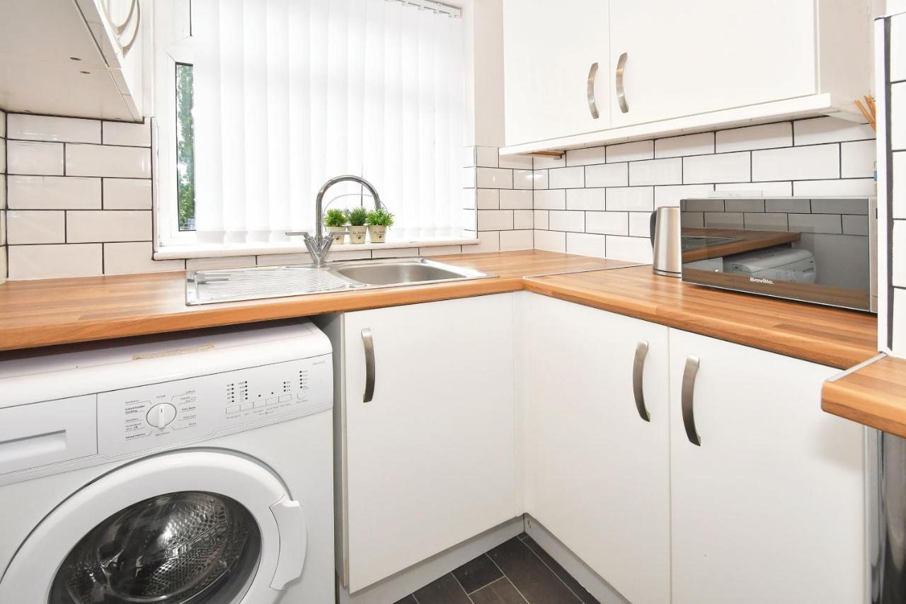 Wistaston House By Yourstays 5 Double Bedrooms And 2 Bathrooms, Great For Groups! Book Now! Crewe Luaran gambar