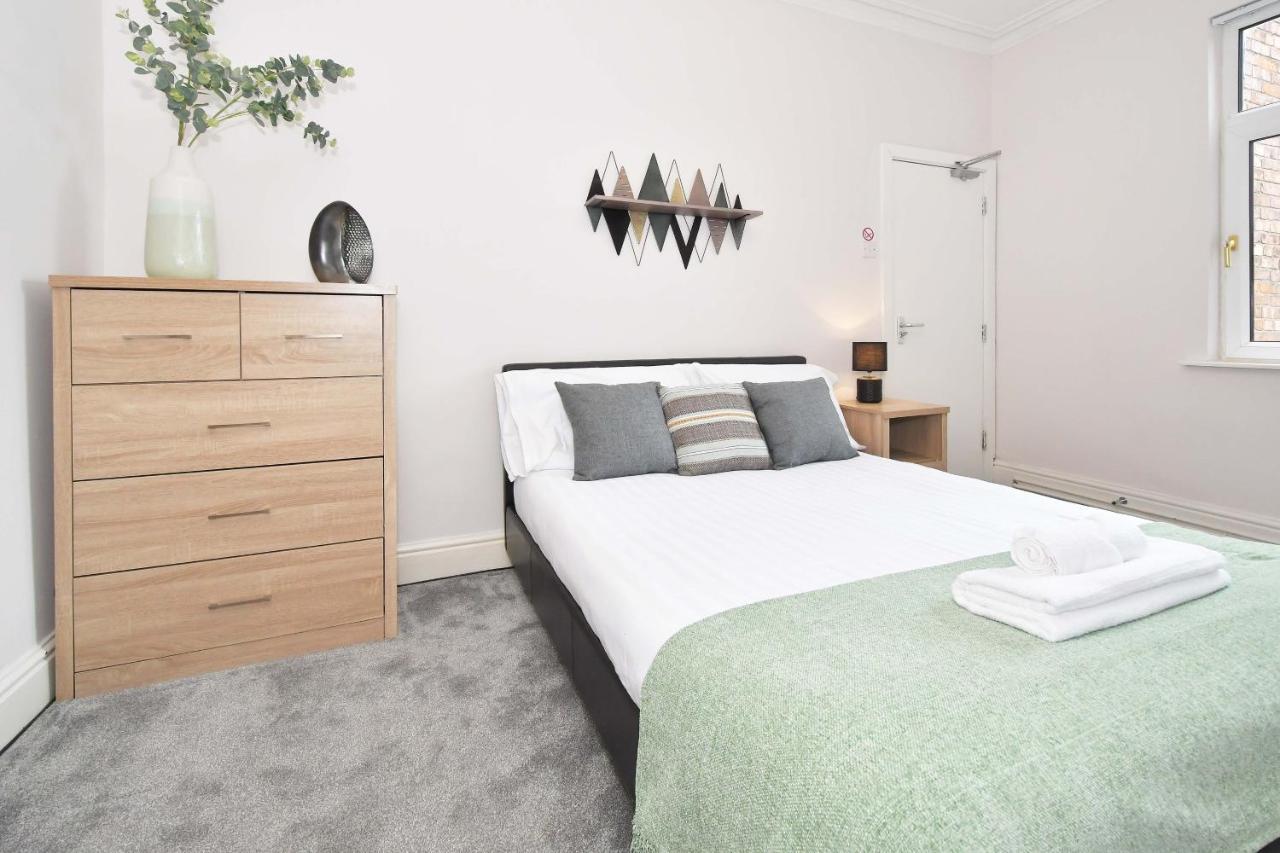 Wistaston House By Yourstays 5 Double Bedrooms And 2 Bathrooms, Great For Groups! Book Now! Crewe Luaran gambar